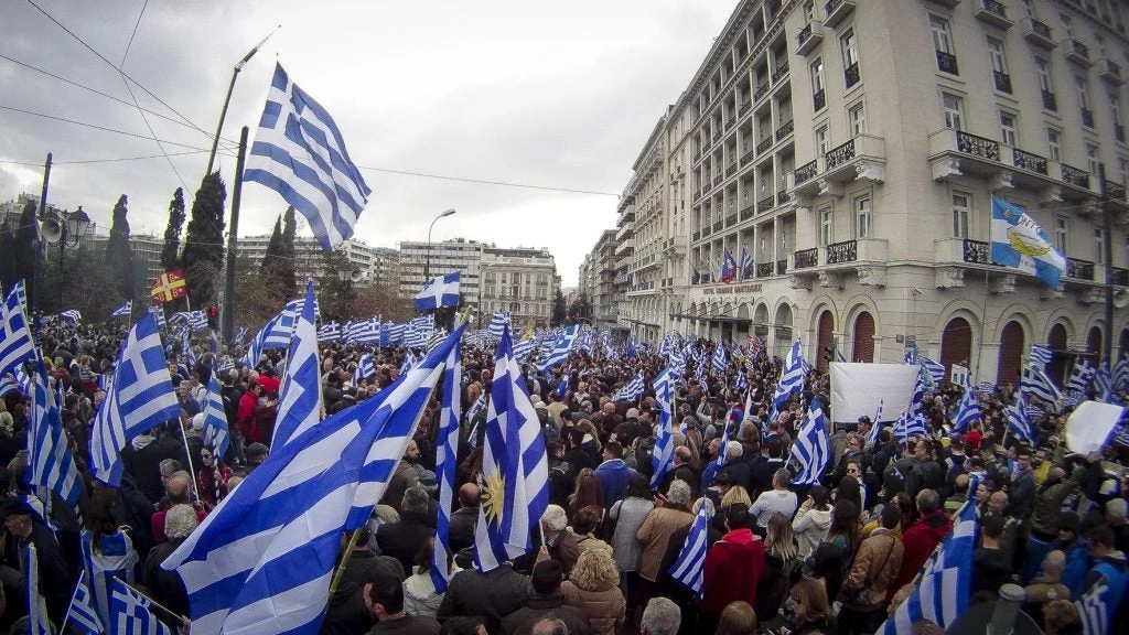 Σε κατάσταση πανικού οι ΣΥΡΙΖΑΝΕΛ: Στη δικαιοσύνη όσοι αντιδρούν κατά του ξεπουλήματος της Μακεδονίας – Προανήγγειλαν συλλήψεις και φίμωση πατριωτών